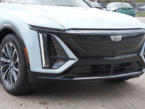 New 2026 Cadillac Lyriq Sport w/ LPO, Floor Liner Package image 29