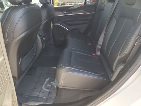 New 2025 Jeep Grand Cherokee Limited image 21