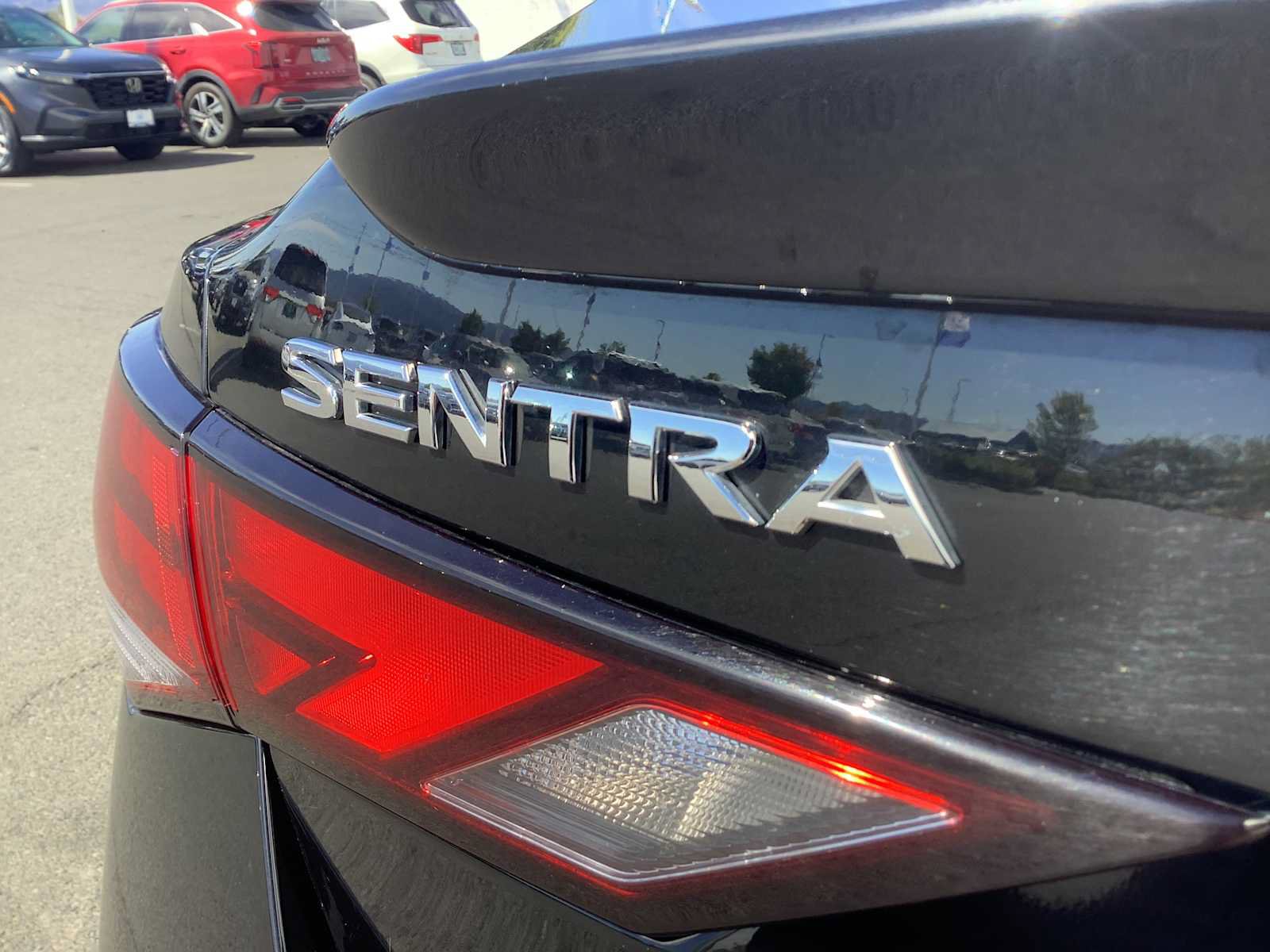 Used 2025 Nissan Sentra SR FWD image 6