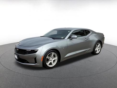 Used 2023 Chevrolet Camaro LT image 9