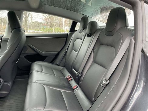 Used 2025 Tesla Model 3 Long Range image 17