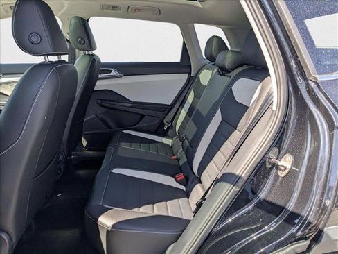 New 2025 Volkswagen Taos SEL image 17
