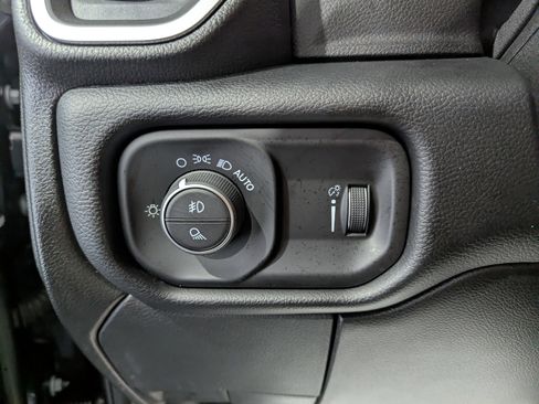 Used 2025 RAM 2500 Big Horn AWD/4WD image 23