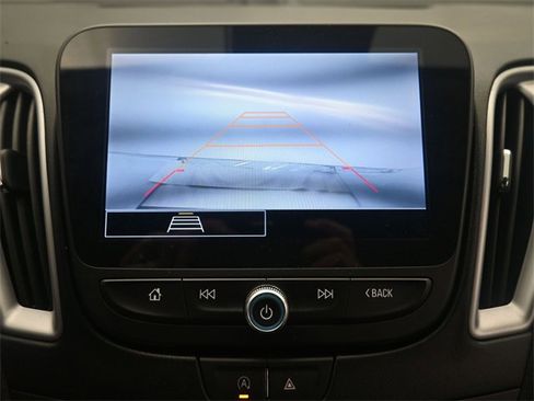 Used 2023 Chevrolet Malibu LT image 18