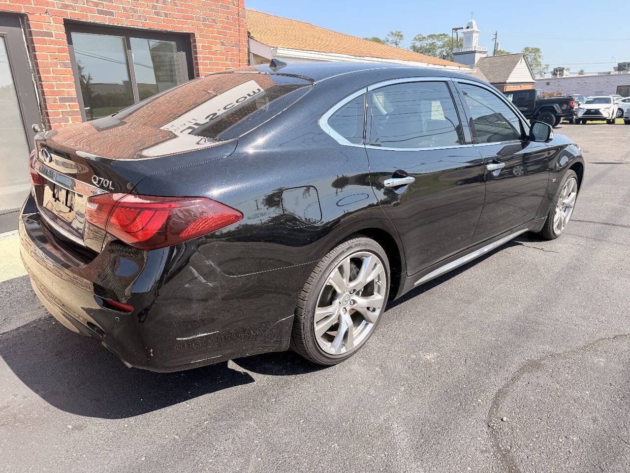 Used 2015 INFINITI Q70 L 3.7 w/ Deluxe Touring Package AWD/4WD image 7