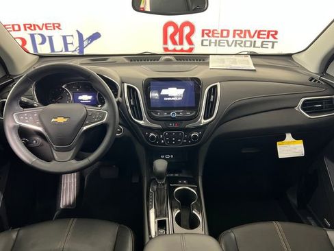 Used 2023 Chevrolet Equinox Premier image 12