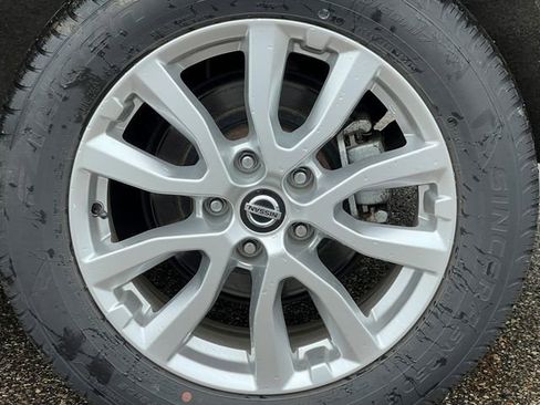 Used 2021 Nissan Rogue Sport SV image 7