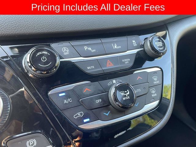 Used 2025 Chrysler Pacifica Select FWD image 34