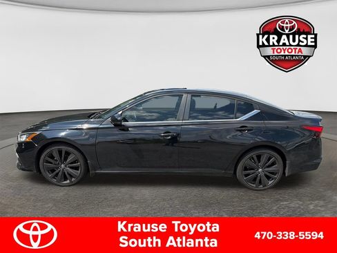 Used 2022 Nissan Altima 2.5 SR w/ Midnight Edition Package FWD image 4