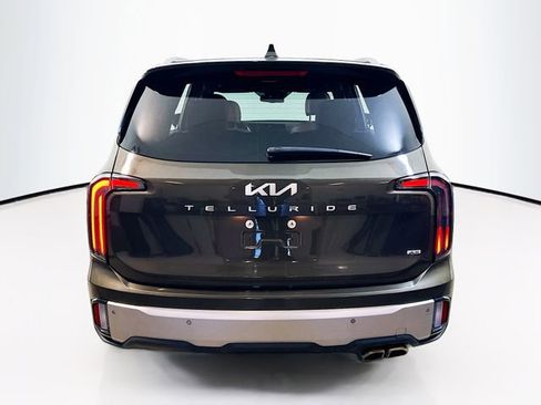 Used 2023 Kia Telluride EX w/ EX Captain's Chair Package image 22