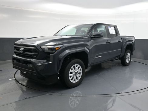 Used 2024 Toyota Tacoma SR5 image 10