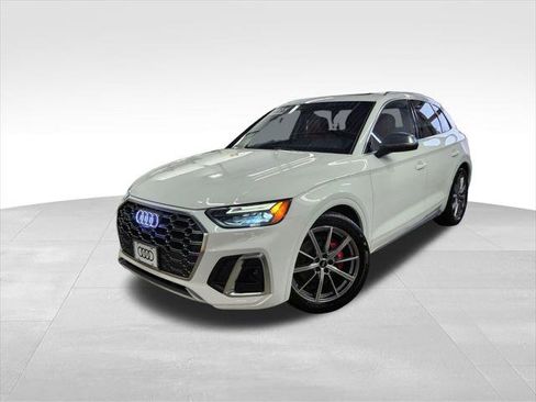 Certified 2025 Audi SQ5 Premium Plus w/ Premium Plus Package AWD/4WD image 3