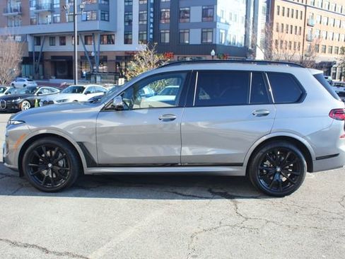 Used 2025 BMW X7 xDrive40i w/ M Sport Package image 5