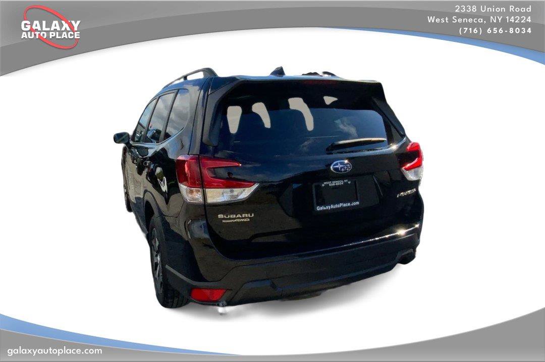 Used 2021 Subaru Forester Premium AWD/4WD image 7