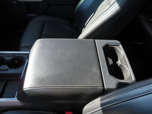 Used 2022 Ford F250 Lariat w/ Lariat Value Package image 40