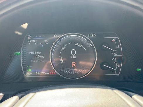 Used 2021 Lexus ES 300h w/ Premium Package image 17