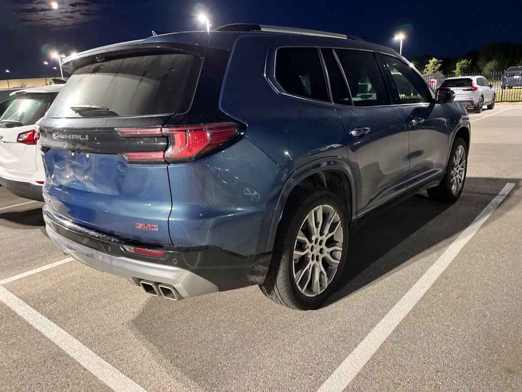 Used 2025 GMC Acadia Denali w/ Super Cruise Package FWD image 3