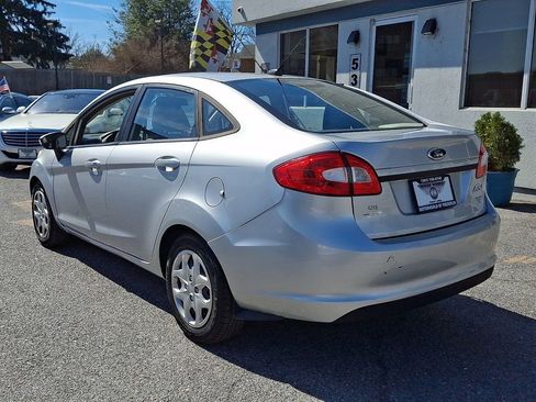 Used 2013 Ford Fiesta SE image 5