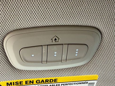Used 2022 Chrysler Pacifica Touring-L FWD image 34