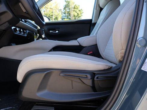 New 2026 Honda HR-V LX image 23