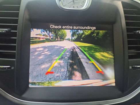 Used 2014 Chrysler 300 AWD w/ Driver Convenience Group image 18