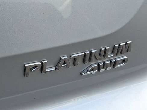 Certified 2022 Nissan Pathfinder Platinum w/ Cargo Package AWD/4WD image 31