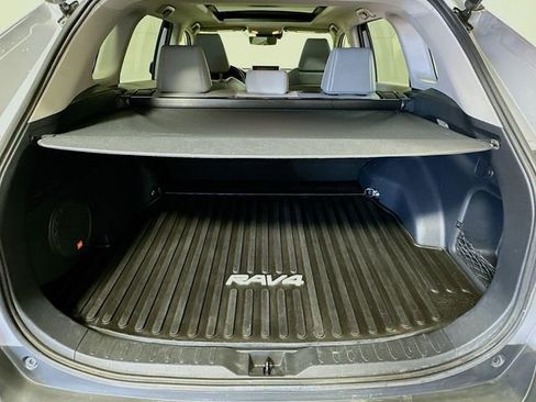 Used 2020 Toyota RAV4 Limited image 25