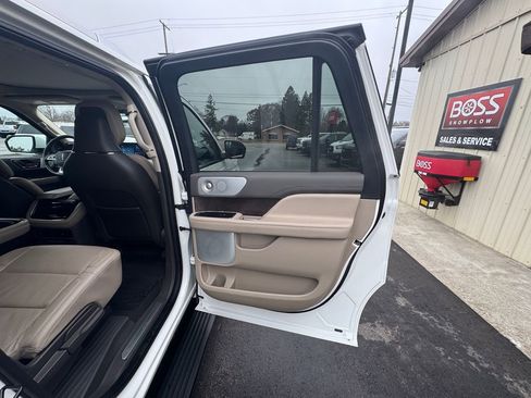 Used 2024 Lincoln Navigator L Reserve w/ Equipment Group 201A AWD/4WD image 34