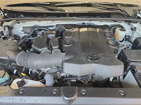 Used 2022 Toyota 4Runner SR5 RWD image 28
