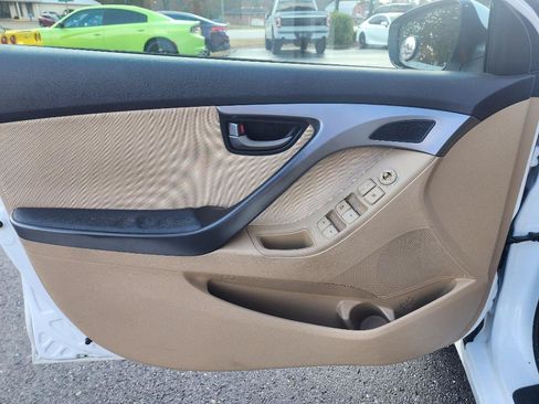 Used 2013 Hyundai Elantra GLS w/ Preferred Pkg FWD image 14