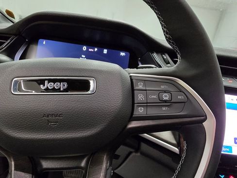 New 2026 Jeep Grand Cherokee L 4WD image 19
