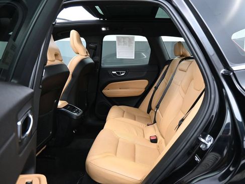 Used 2020 Volvo XC60 T6 Inscription w/ Protection Package Premier AWD/4WD image 16