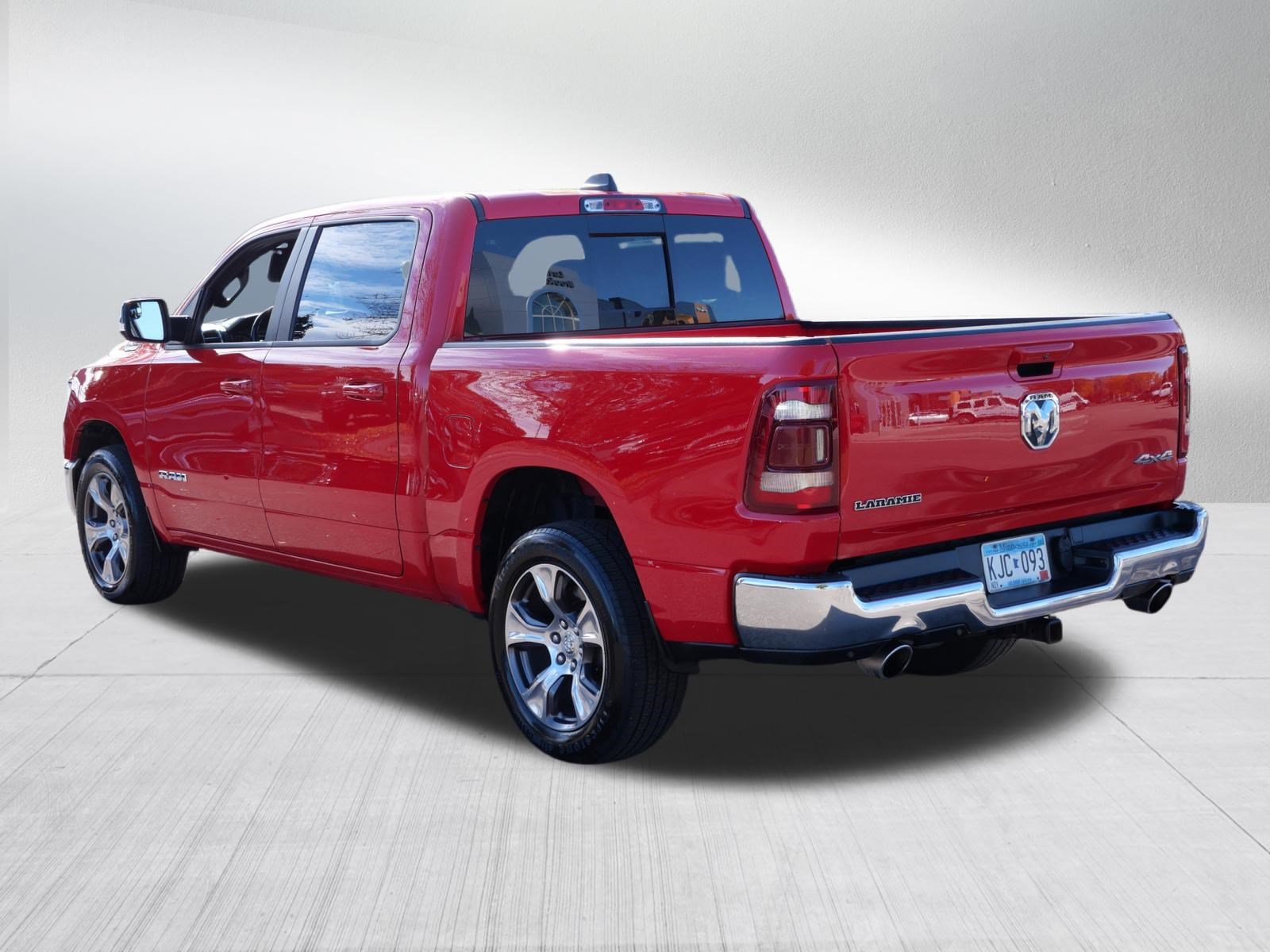 Used 2023 RAM 1500 Laramie AWD/4WD image 5