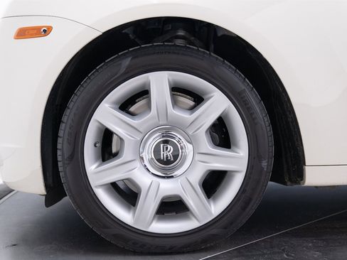 Used 2013 Rolls-Royce Ghost image 99