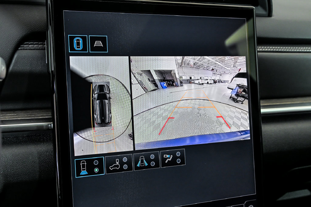 New 2027 GMC Terrain Denali w/ LPO, Floor Liner Package AWD/4WD image 15