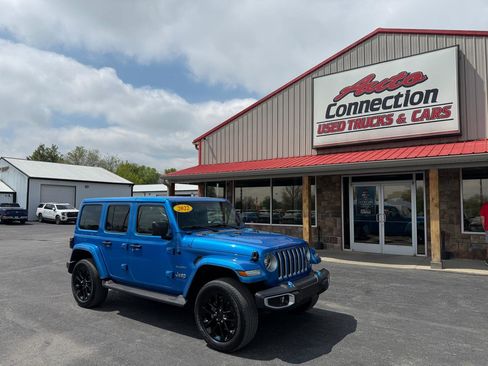 Used 2022 Jeep Wrangler Unlimited Sahara w/ Cold Weather Group image 31