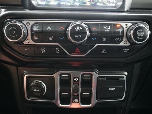 Used 2021 Jeep Gladiator Sport image 23