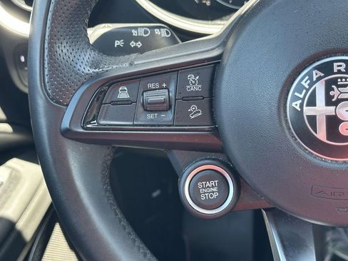 Used 2023 Alfa Romeo Stelvio Ti AWD/4WD image 25