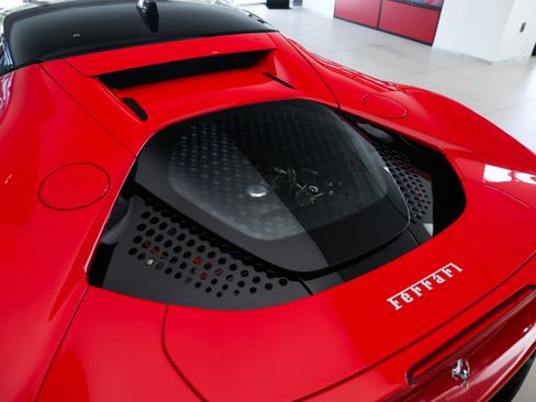 Used 2022 Ferrari SF90 Stradale AWD/4WD image 27