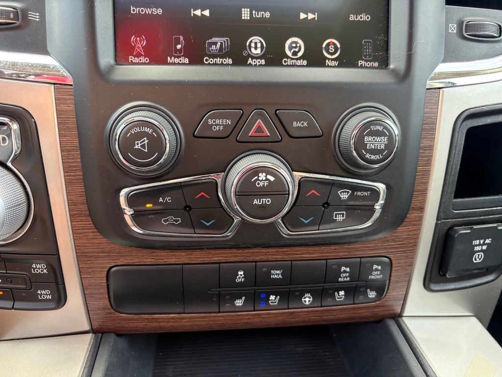Used 2016 RAM 1500 Laramie w/ Convenience Group AWD/4WD image 24