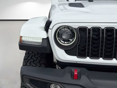 Used 2024 Jeep Wrangler Unlimited Rubicon w/ Technology Group AWD/4WD image 9