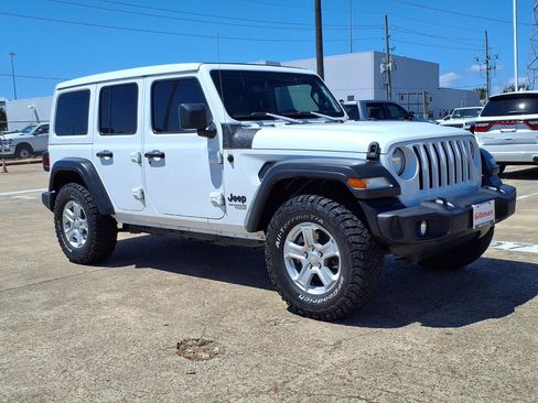 Used 2021 Jeep Wrangler Unlimited Sport w/ Sun And Sound Package AWD/4WD image 2