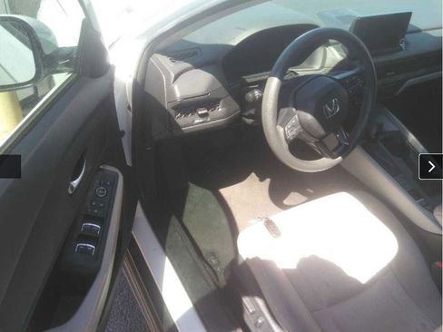 Used 2023 Honda Accord EX image 2