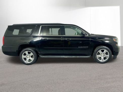 Used 2017 Chevrolet Suburban LT image 37