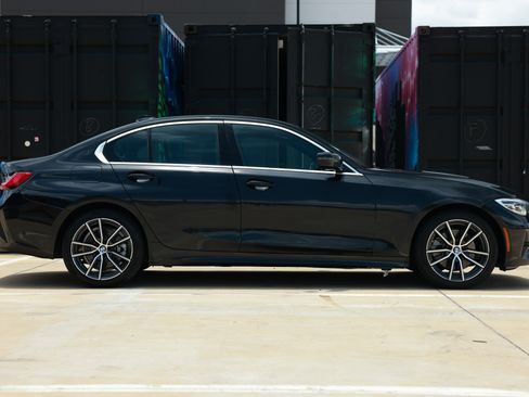 Used 2020 BMW 330i Sedan w/ Convenience Package RWD image 15
