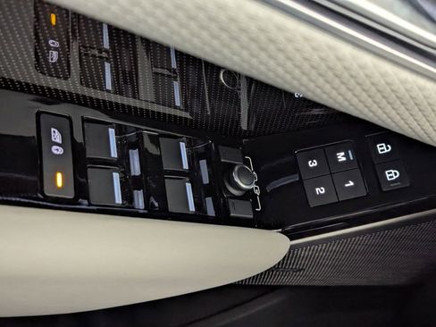 Used 2023 Land Rover Range Rover Velar S image 45