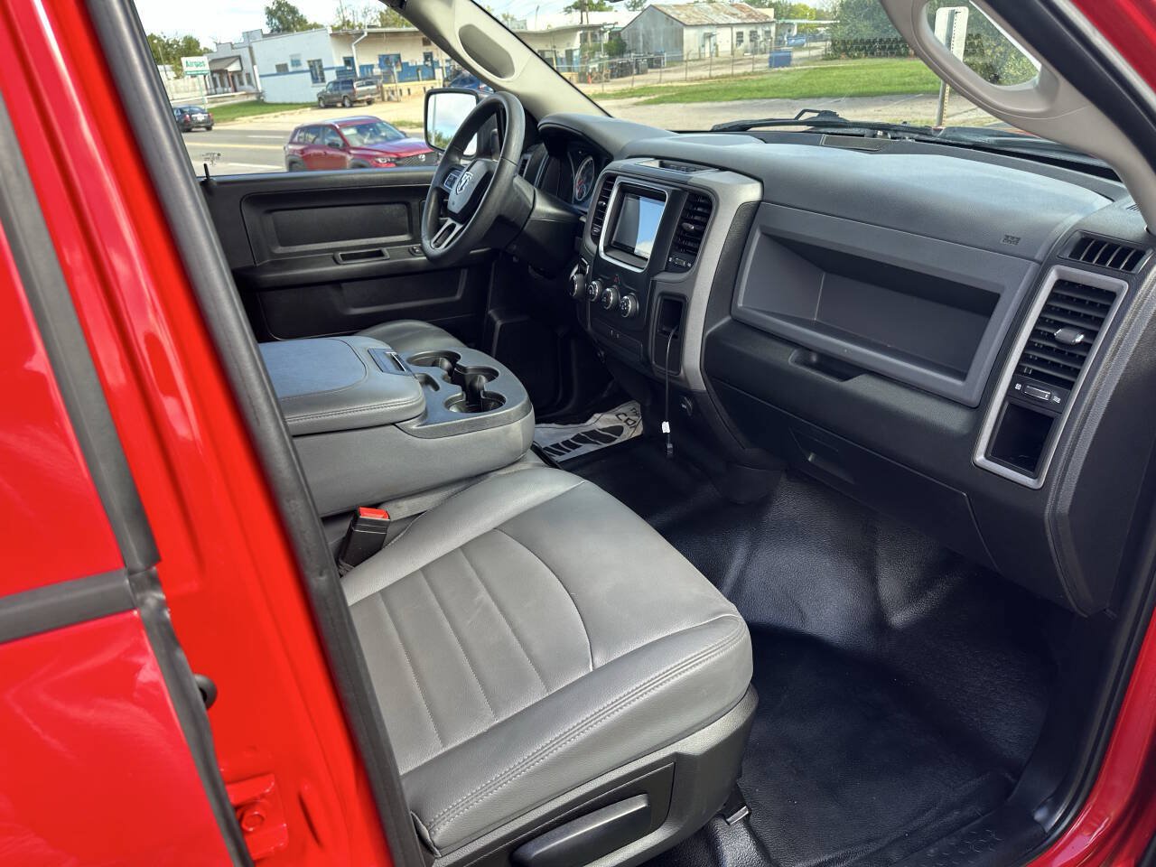 Used 2020 RAM 1500 Tradesman RWD image 17