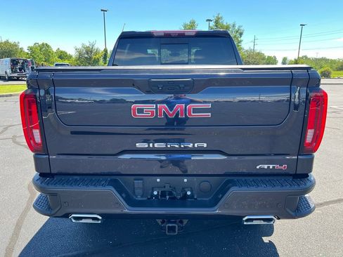 Used 2023 GMC Sierra 1500 AT4 w/ Technology Package AWD/4WD image 4