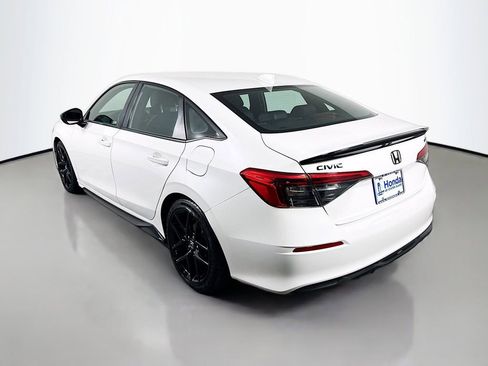 Used 2023 Honda Civic Sport image 2