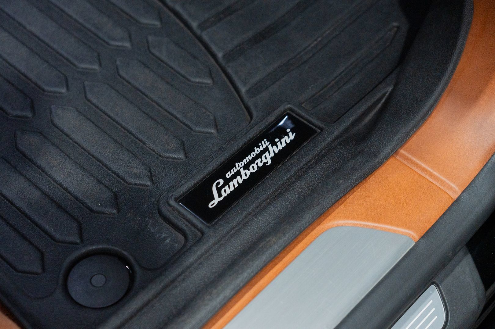 Used 2021 Lamborghini Urus AWD/4WD image 55